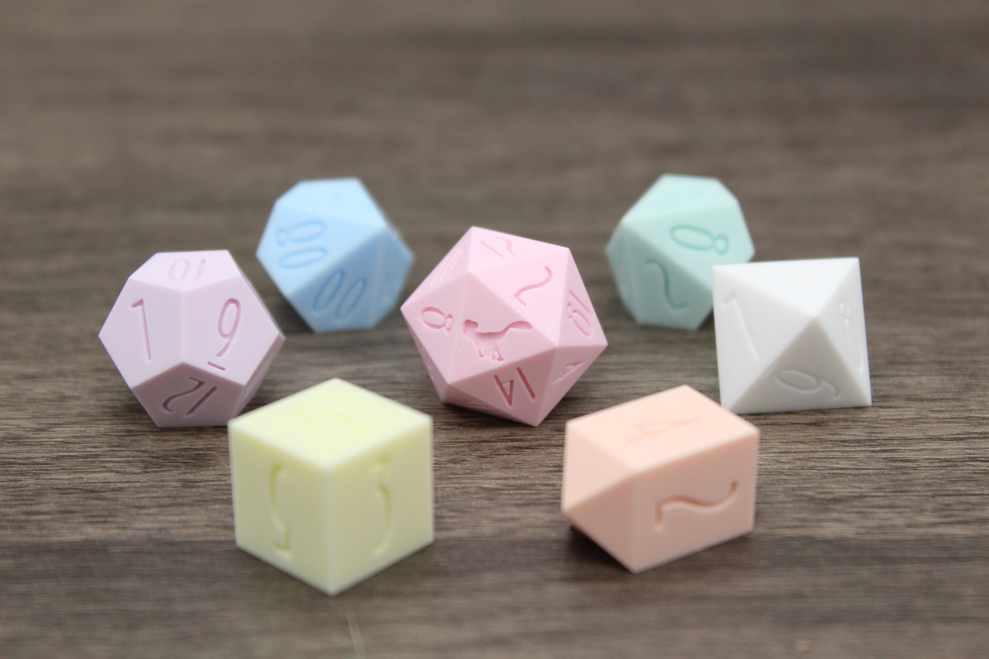 Raw Candy Heart (Pink D20) Dice Set
