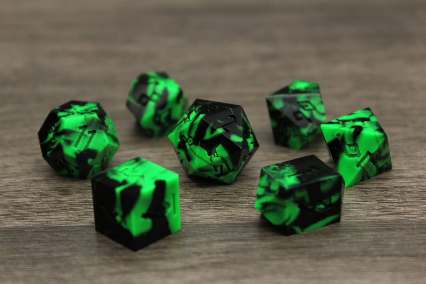 Raw Wicked Glow Dice Set