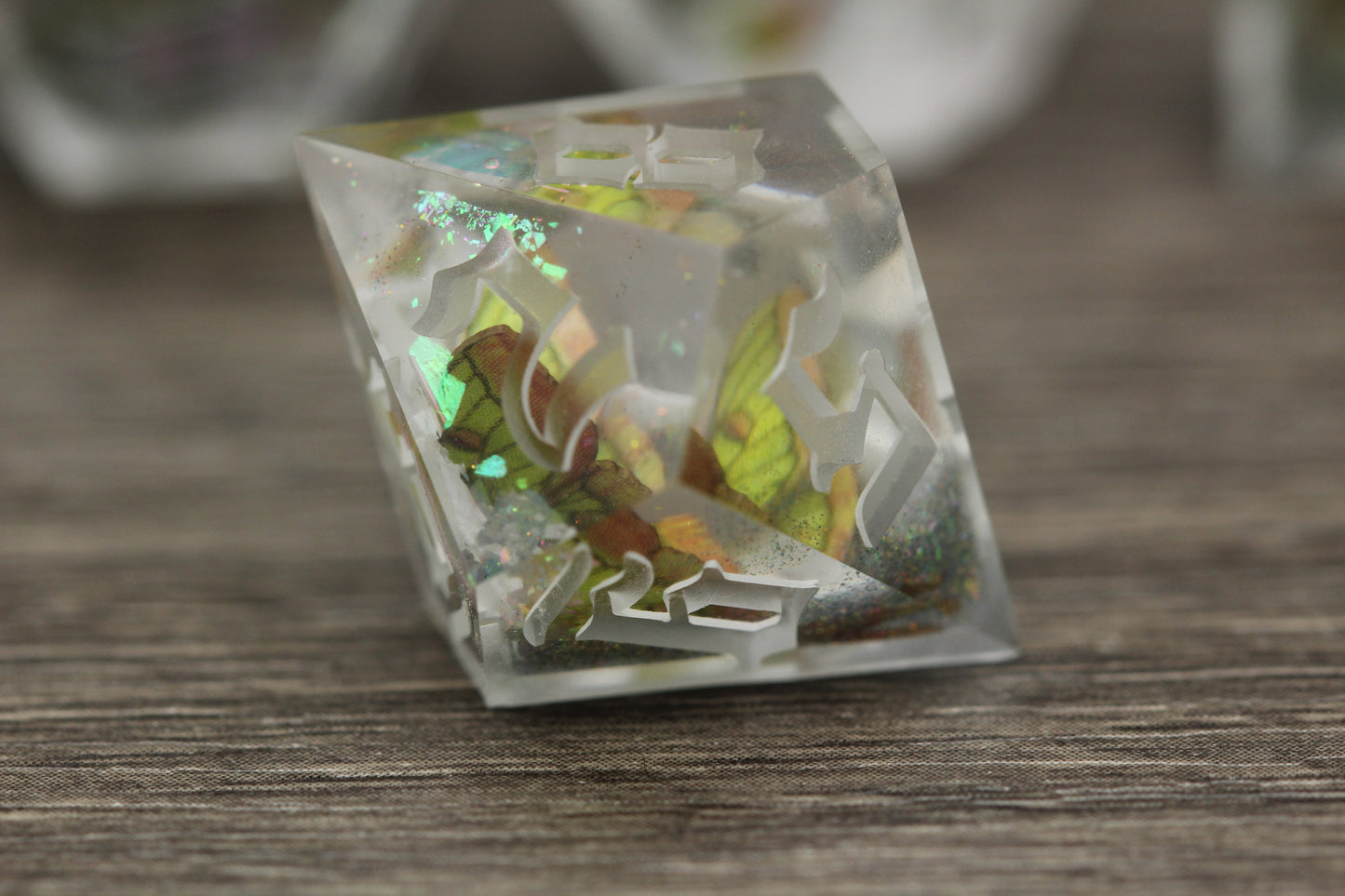 Raw Hybrid Luna Moth Dice Set