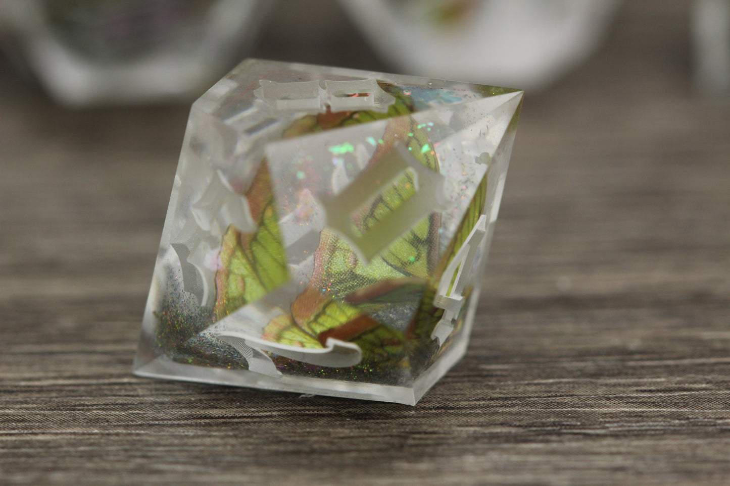 Raw Hybrid Luna Moth Dice Set